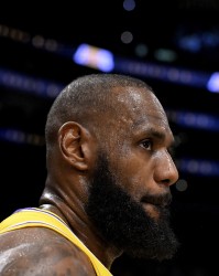 A-史密斯：和老詹互不喜欢 根本不想聊他 但这是我的工作不得不聊