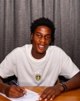 开运在线赛事平台-官方：利兹联免签前利物浦U18中卫马库斯，双方签下两年合同