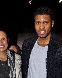 38岁鲁迪盖伊现状：退役仍8块腹肌，赚1.8亿不缺钱，娇妻身材好