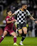 巴黎人报：一名17岁少年因试图盗窃库尔扎瓦住所而被捕