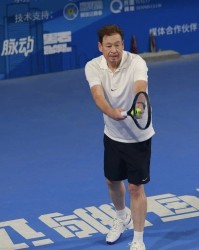 kaiyun sports-斯卢茨基：感谢申花球迷看我这糟糕的网球手，2年8战海港是挑战